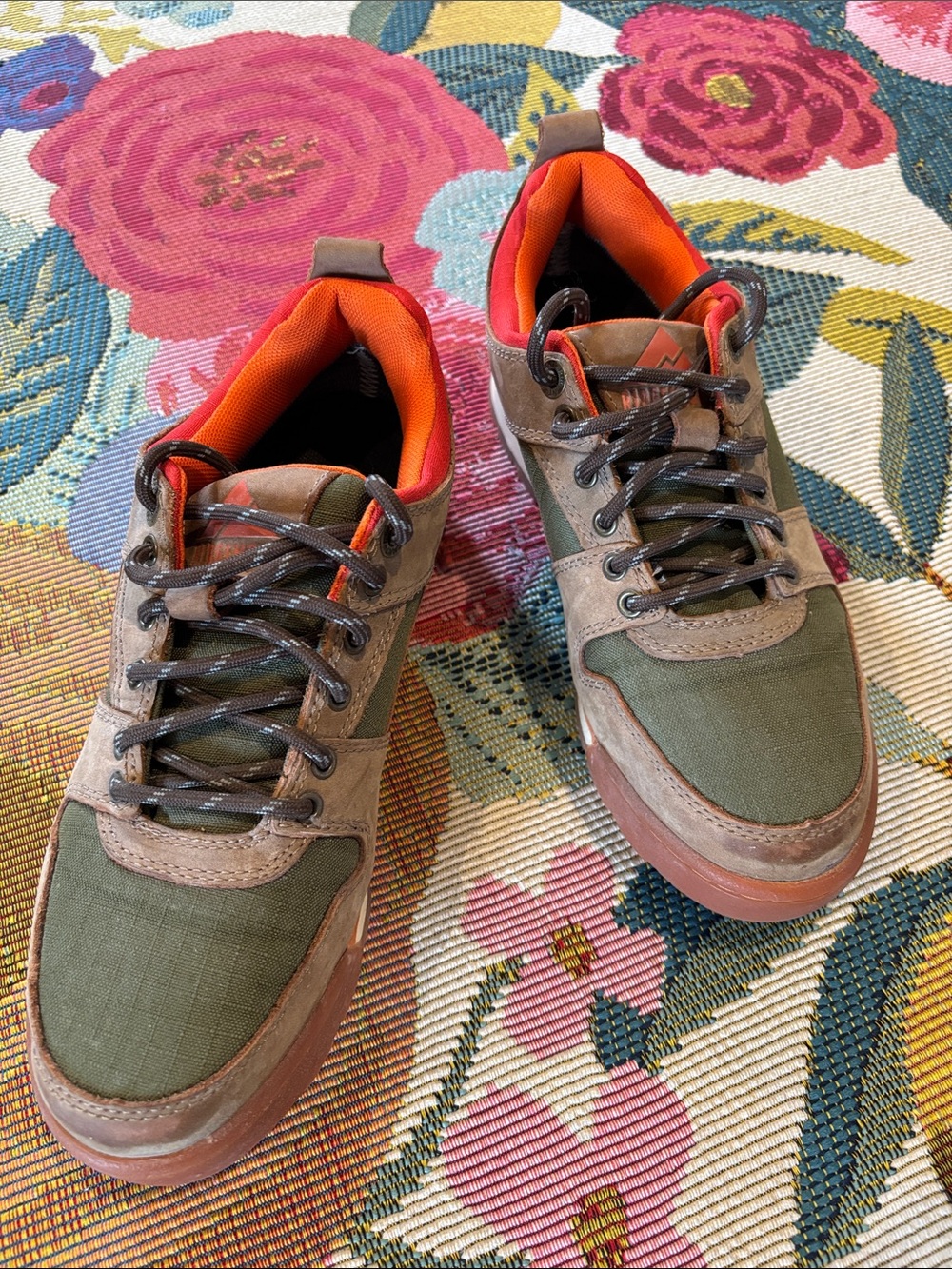 Men's Low-Top Sneakers in Olive Green and Brown with Orange Lining